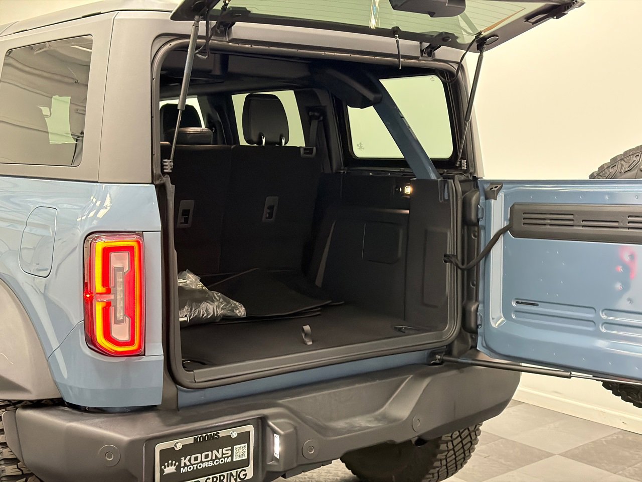 Used 2024 Ford Bronco Wildtrak image 8