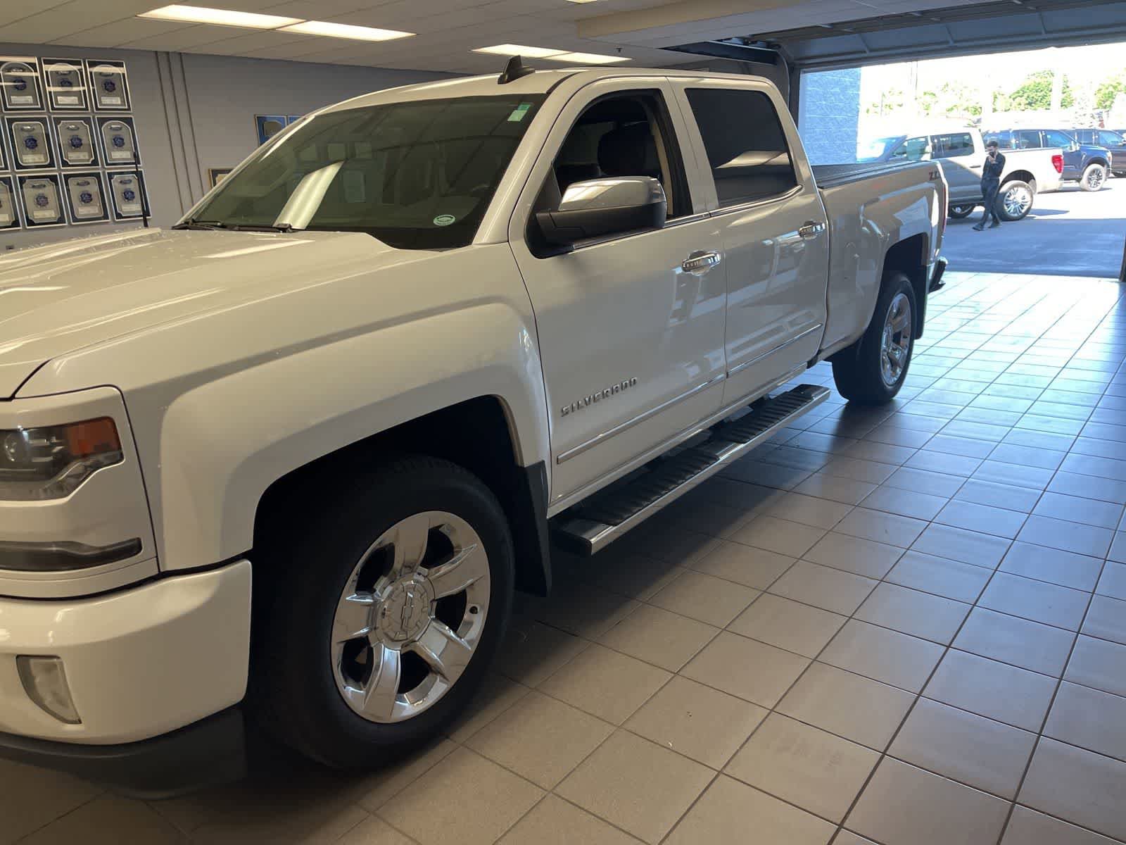 Used 2016 Chevrolet Silverado 1500 LTZ Z71 w/ LTZ Plus Package AWD/4WD image 5