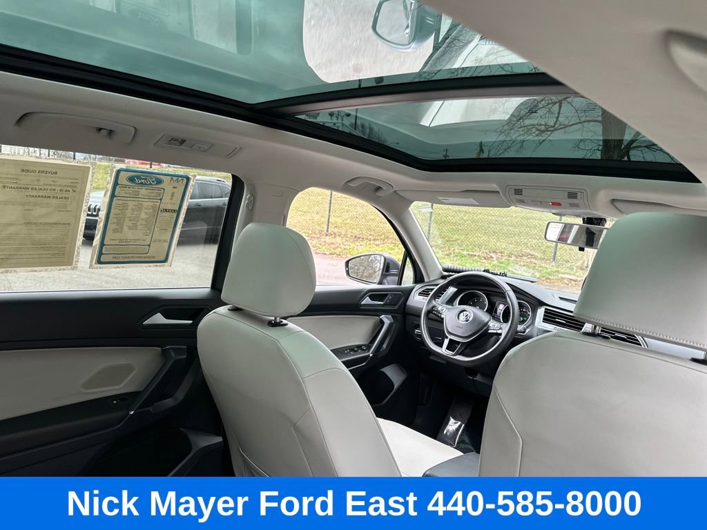 Used 2020 Volkswagen Tiguan SE w/ Panoramic Sunroof Package image 15