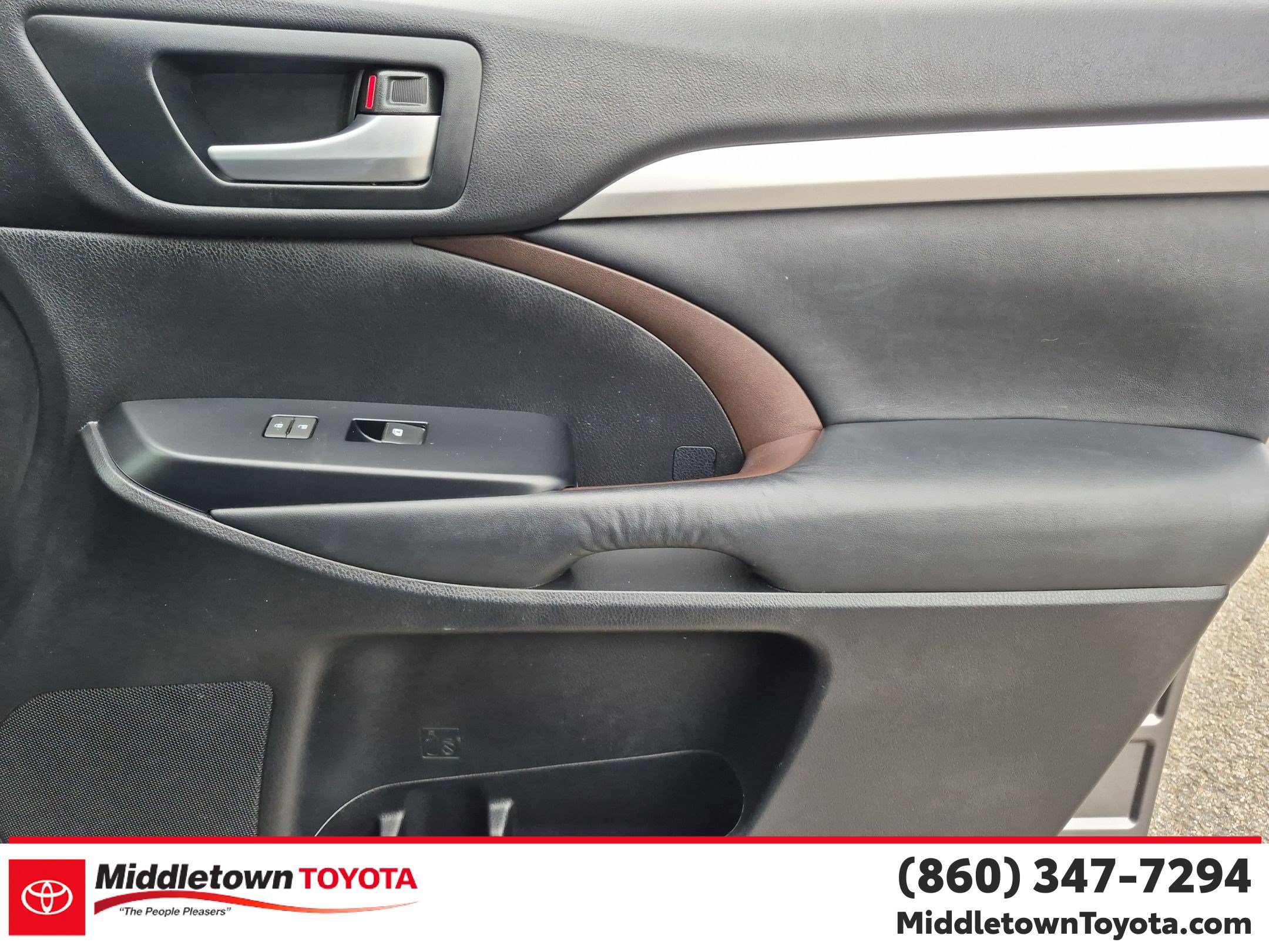 Used 2015 Toyota Highlander XLE AWD/4WD image 37