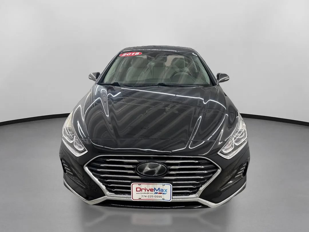 Used 2018 Hyundai Sonata Limited w/ Limited Ultimate Package 03 FWD image 2