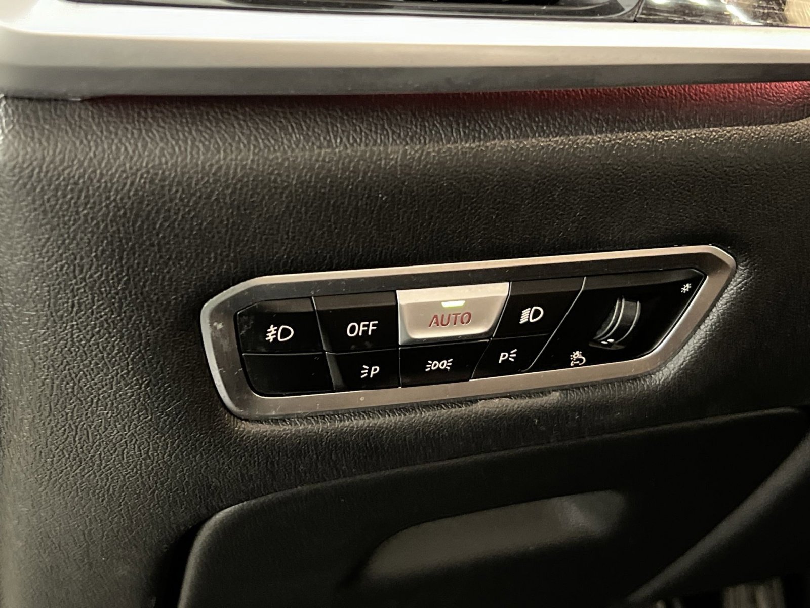 Used 2022 BMW X7 xDrive40i w/ M Sport Package image 32