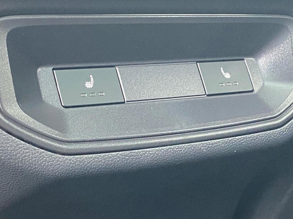 Certified 2025 Volkswagen Atlas Cross Sport SEL image 21