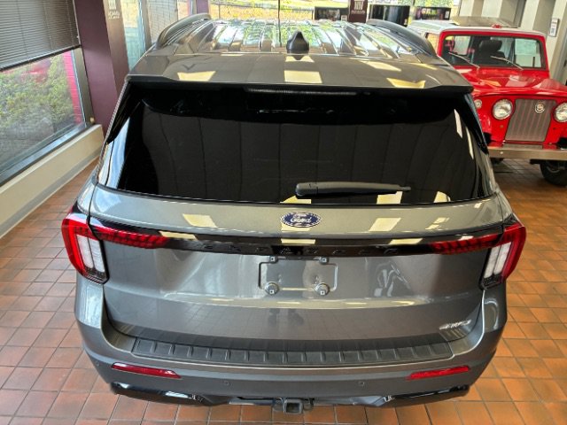 Used 2025 Ford Explorer ST-Line w/ ST-Line Street Pack AWD/4WD image 33