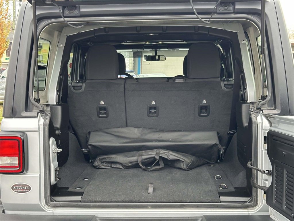 Used 2022 Jeep Wrangler Unlimited Sport image 14