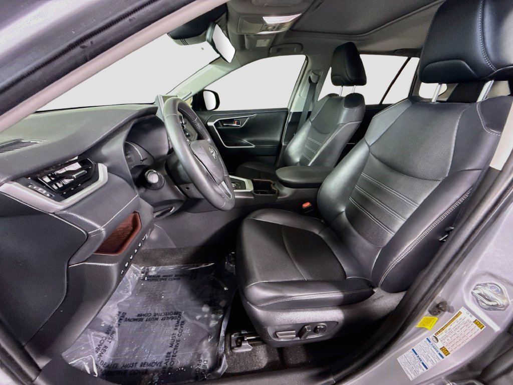 Used 2022 Toyota RAV4 Limited AWD/4WD image 21