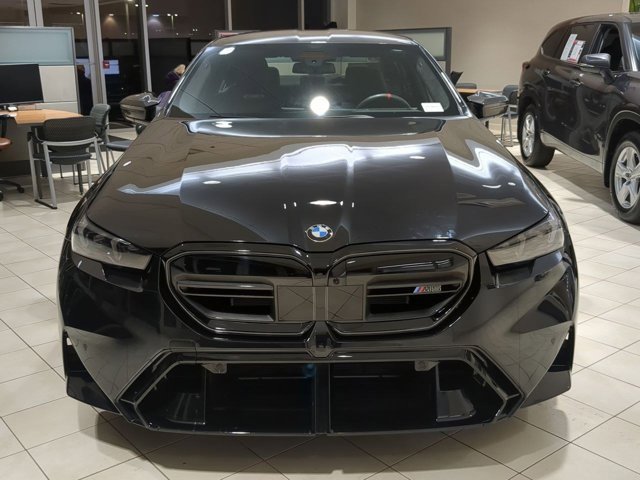 Used 2025 BMW M5 image 4