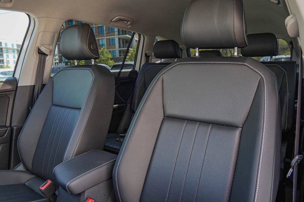 Used 2024 Volkswagen Tiguan SE image 12