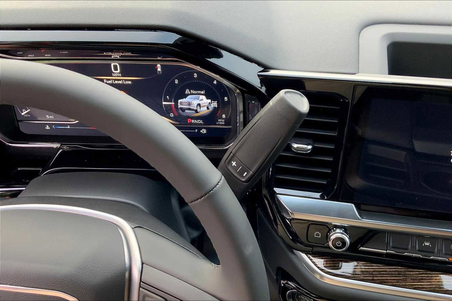 New 2025 GMC Sierra 1500 Elevation image 6