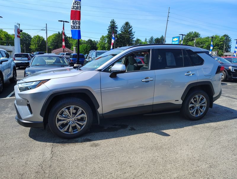 Certified 2025 Toyota RAV4 Limited w/ Advanced Technology Package AWD/4WD image 9