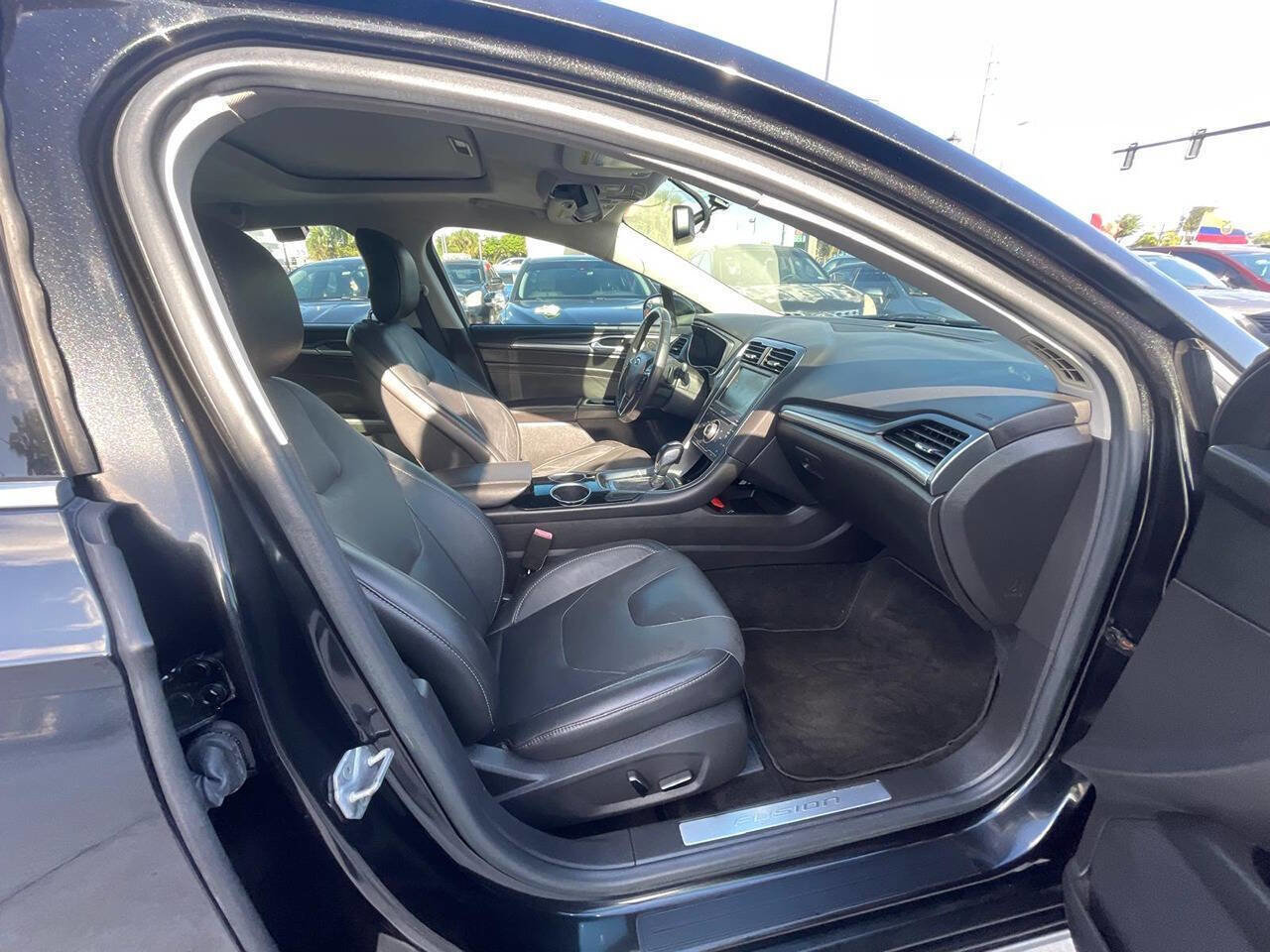 Used 2014 Ford Fusion Titanium FWD image 14