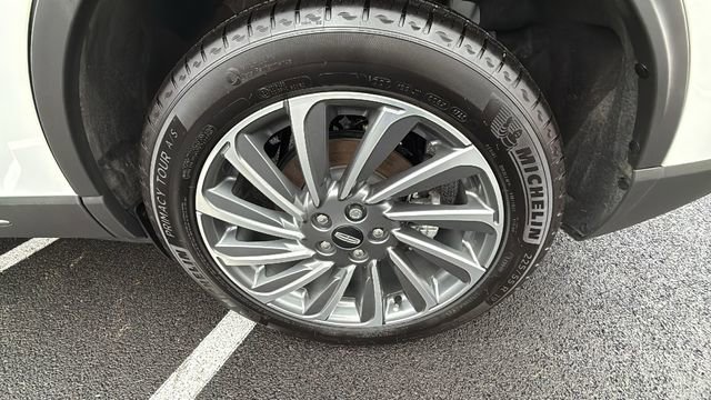 Used 2023 Lincoln Corsair Reserve w/ Rear Removable Package Tray image 5