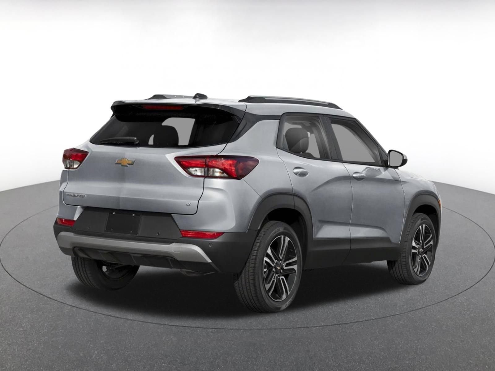 Used 2025 Chevrolet TrailBlazer LT FWD image 2