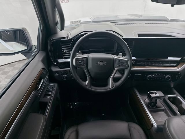 Used 2025 Chevrolet Silverado 1500 LT Trail Boss w/ Convenience Package II AWD/4WD image 25