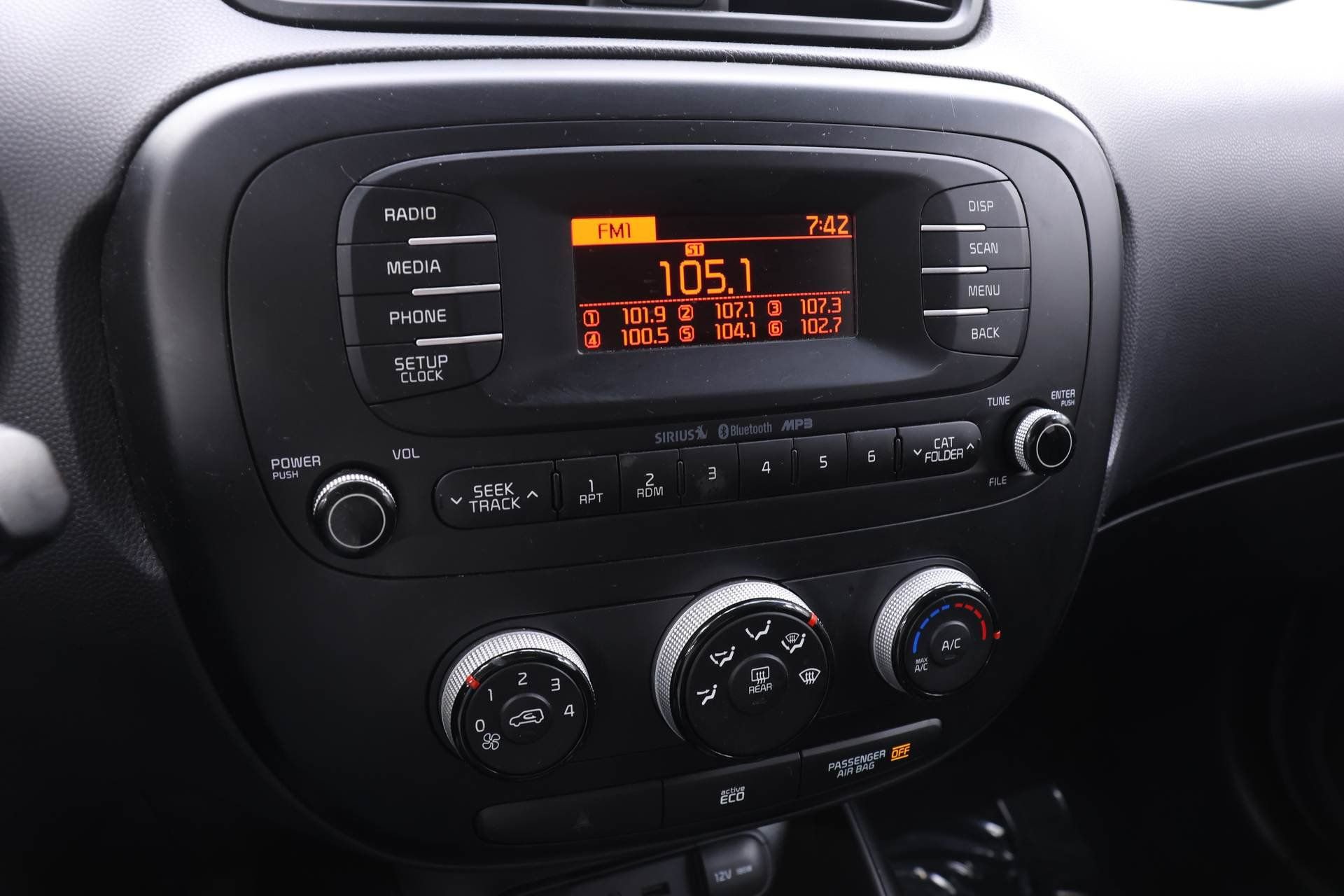 Used 2015 Kia Soul + image 7