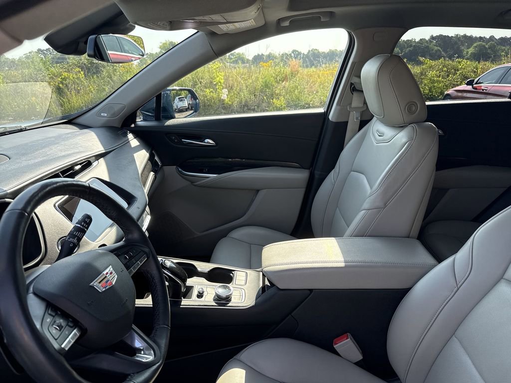 Certified 2020 Cadillac XT4 Premium Luxury FWD image 13