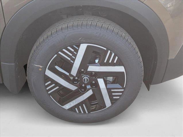 New 2025 Nissan Kicks SV image 9