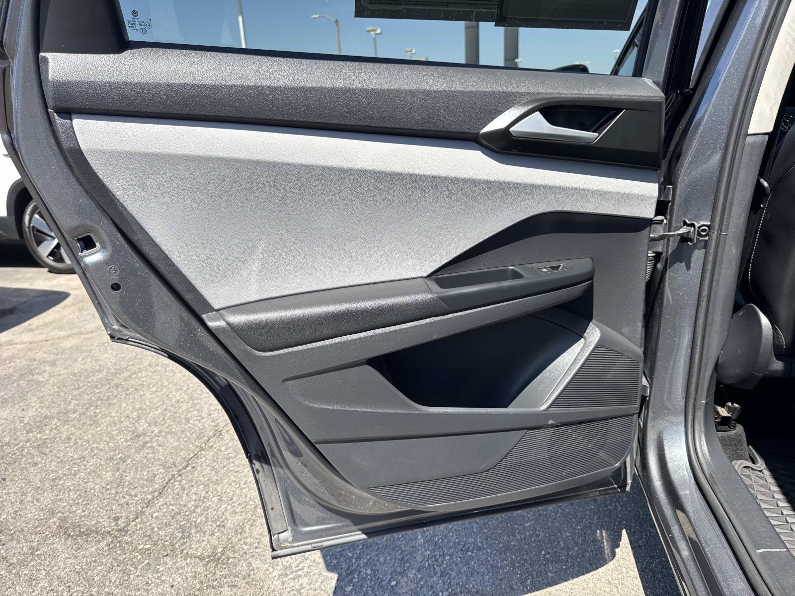 Certified 2023 Volkswagen Taos SE w/ Panoramic Sunroof Package FWD image 24