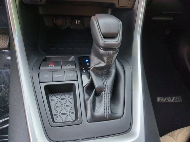 Used 2019 Toyota RAV4 XLE image 12