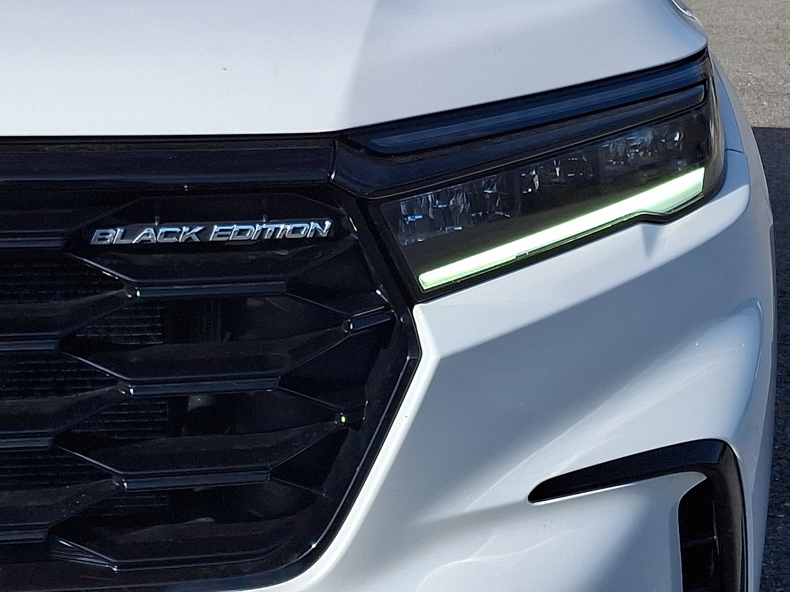 Used 2025 Honda Pilot Black Edition image 9