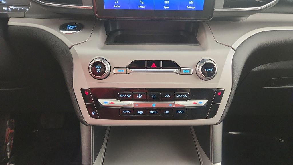 Used 2023 Ford Explorer XLT w/ Equipment Group 202A image 17