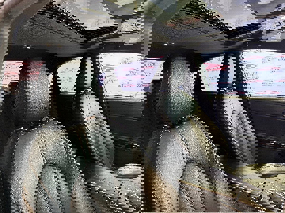 Used 2022 Toyota Avalon XLE image 32