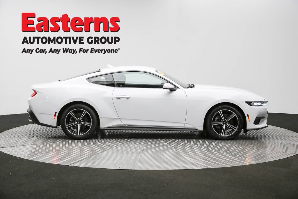 Used 2025 Ford Mustang EcoBoost image 4