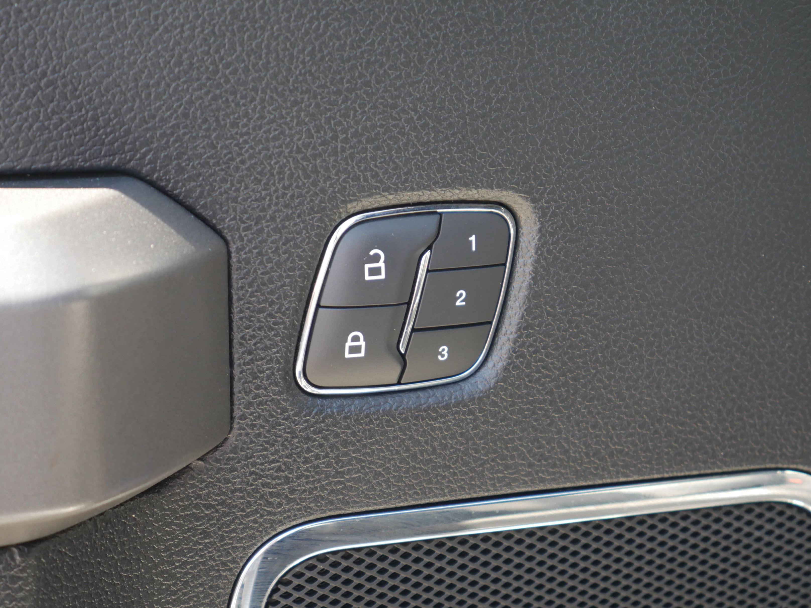 Used 2019 Ford F350 Platinum w/ Platinum Ultimate Package image 42