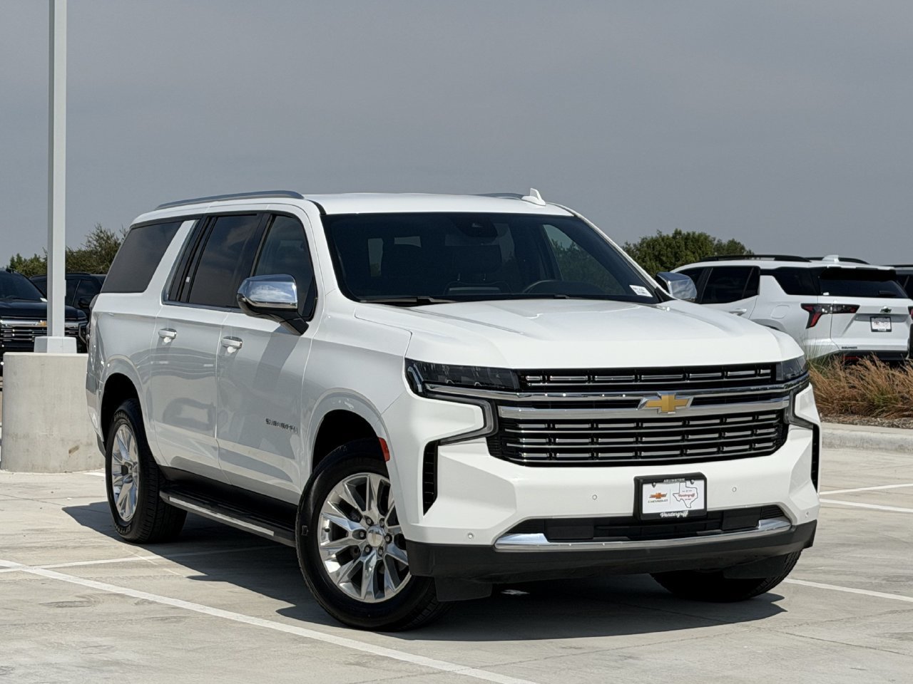 Used 2023 Chevrolet Suburban Premier AWD/4WD image 2