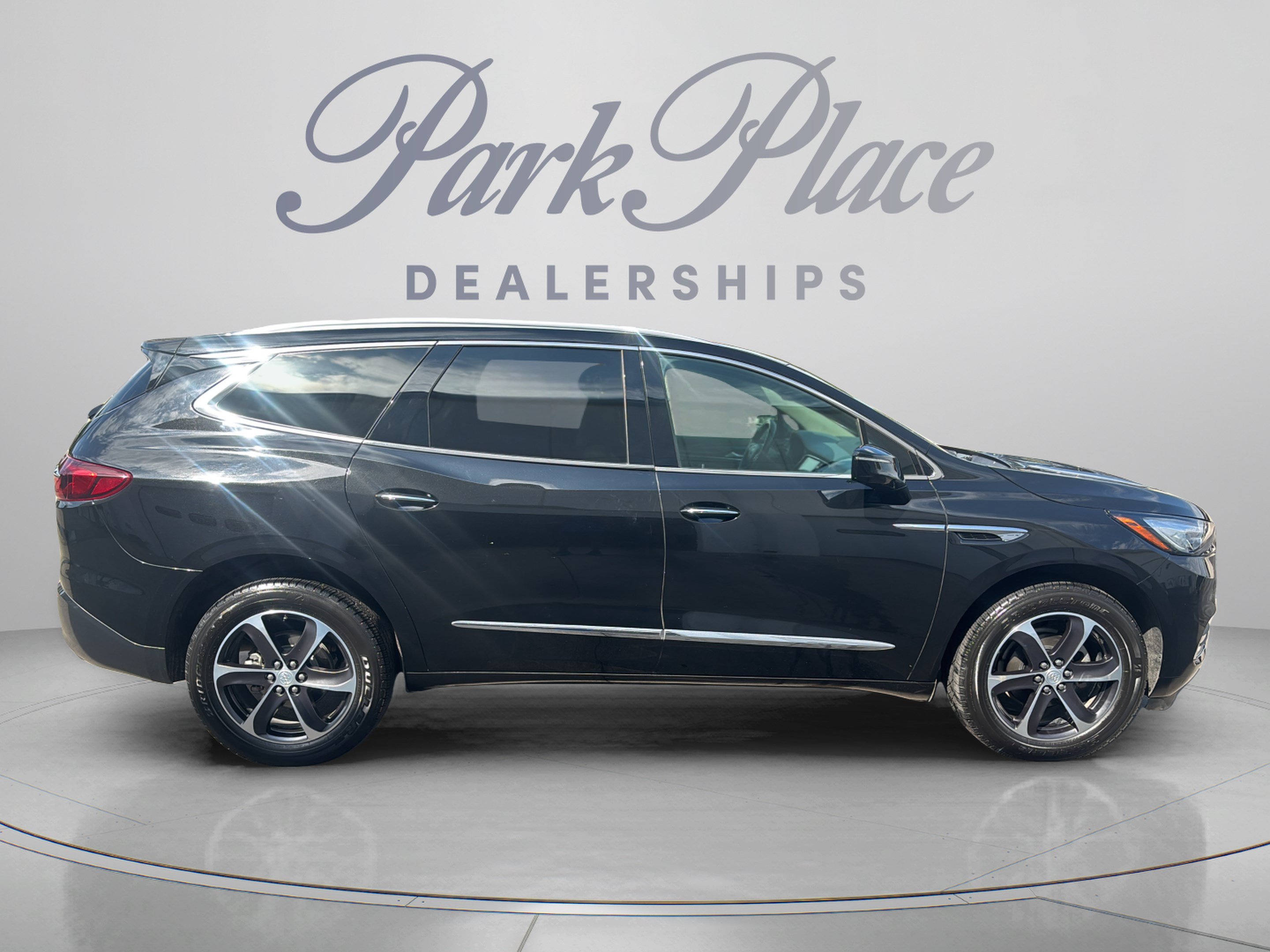 Used 2020 Buick Enclave Essence w/ Sport Touring Edition FWD image 7