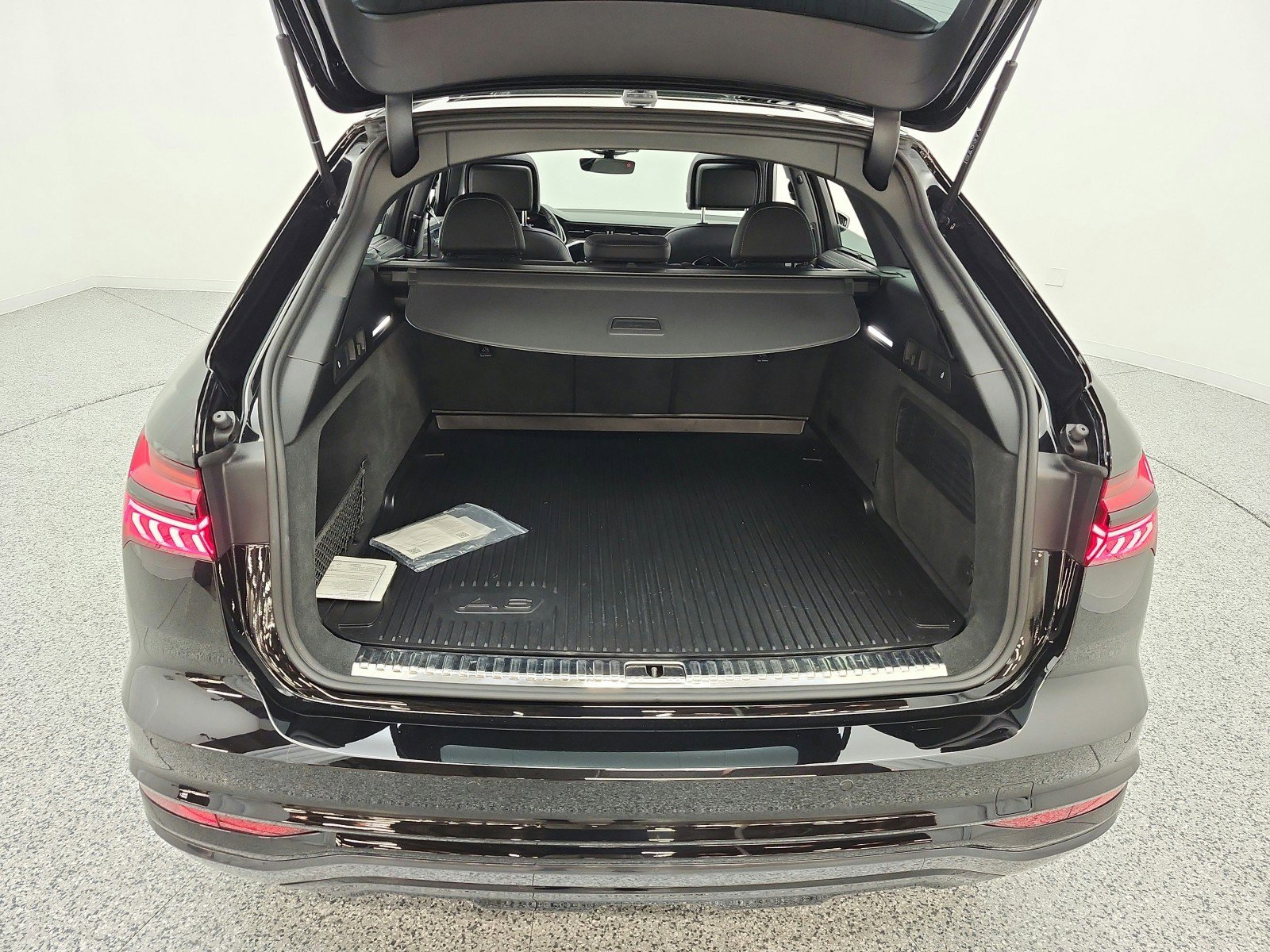 Used 2023 Audi A6 3.0T allroad Premium Plus w/ Executive Package image 22