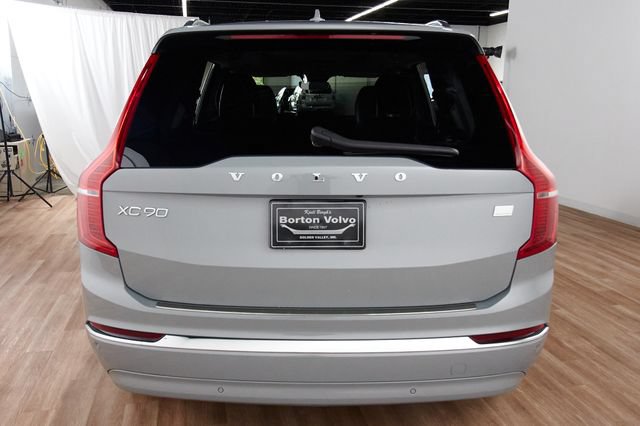 Used 2024 Volvo XC90 T8 Plus w/ Protection Package Premier AWD/4WD image 4
