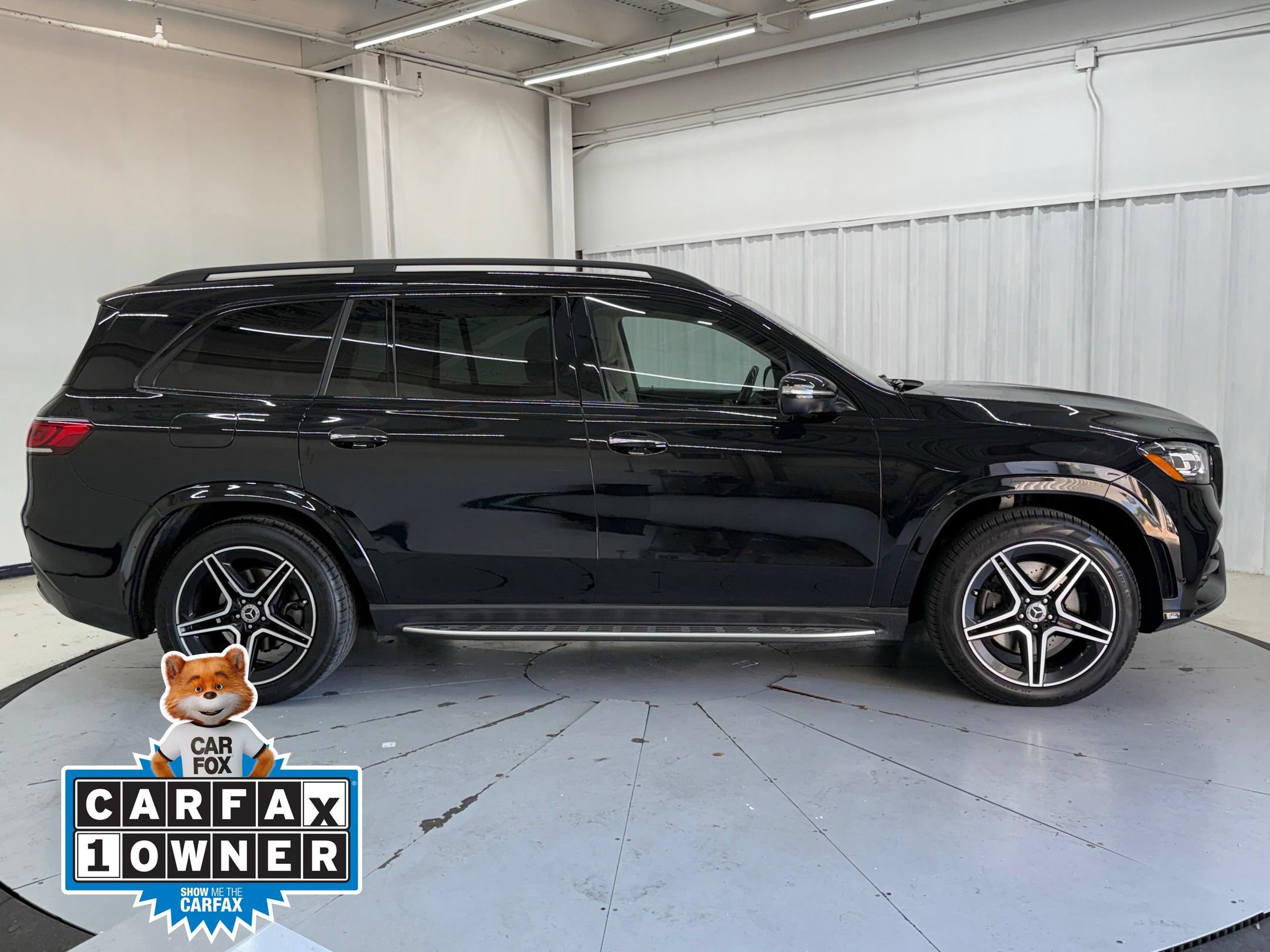 Used 2023 Mercedes-Benz GLS 580 4MATIC image 2