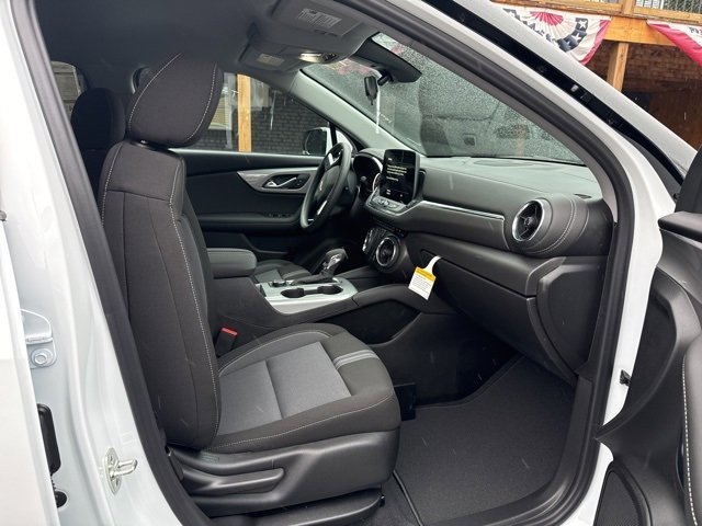 New 2026 Chevrolet Blazer LT w/ LPO, Black Sport Package image 16