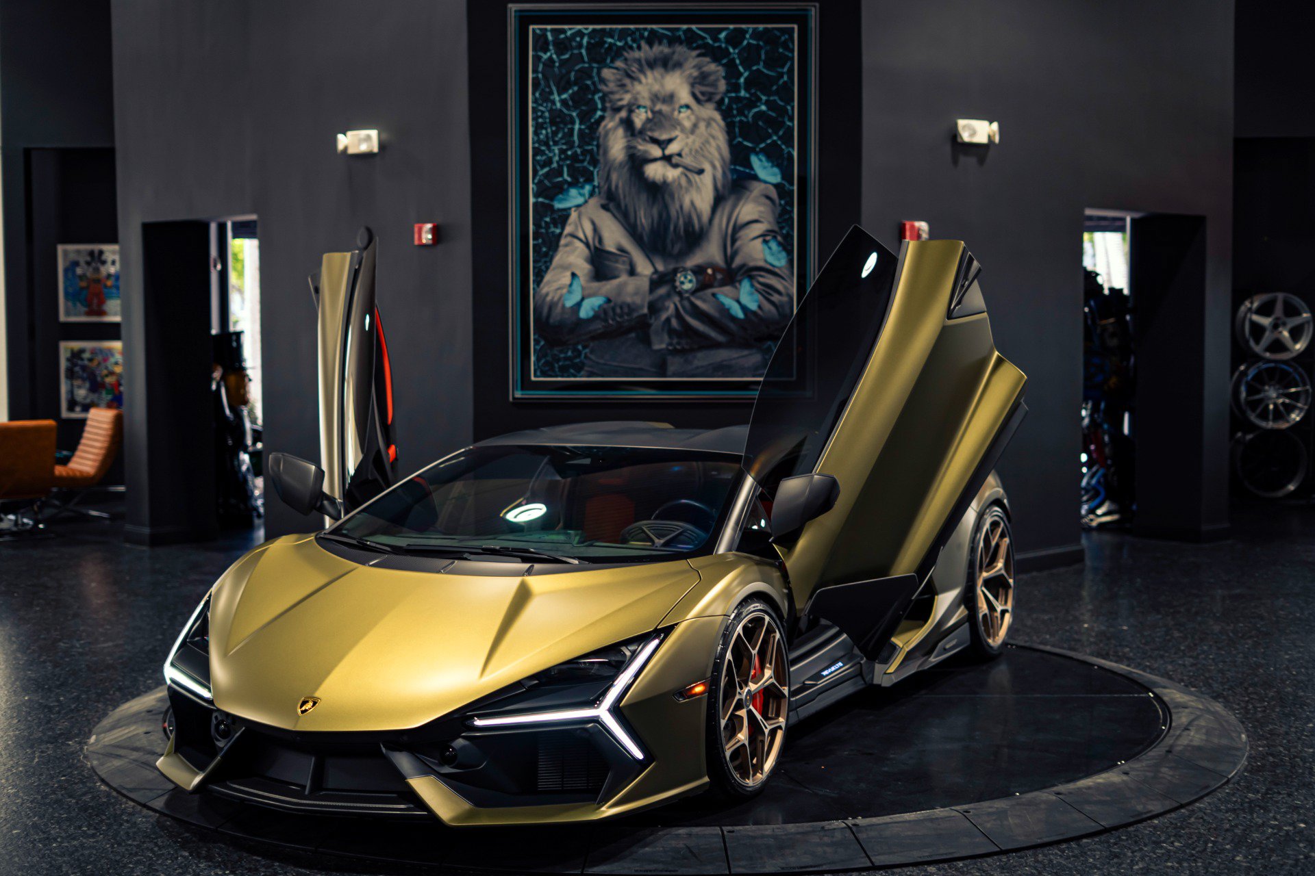 Used 2025 Lamborghini Revuelto AWD/4WD video 1