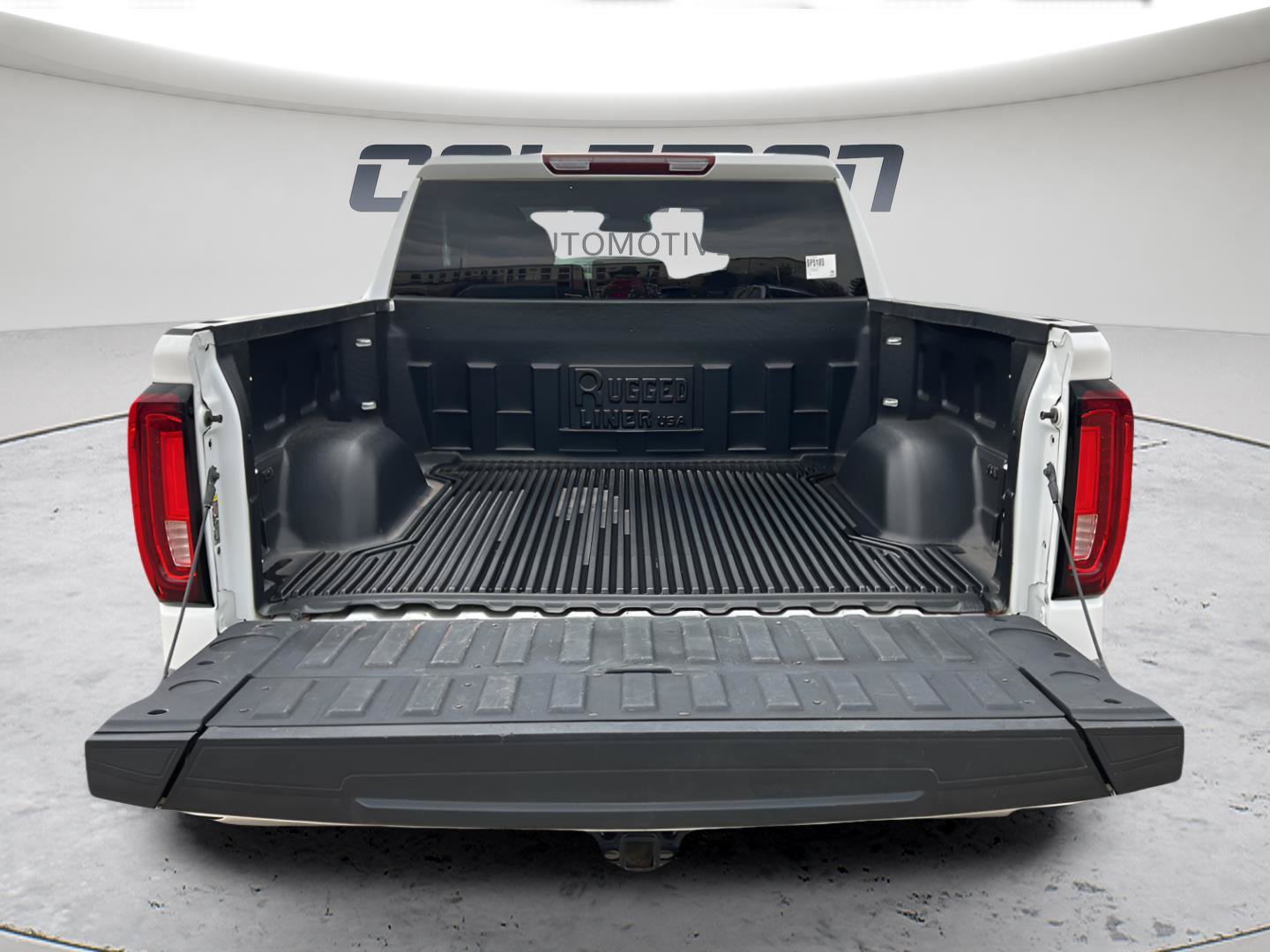 Used 2025 GMC Sierra 1500 SLT AWD/4WD image 10