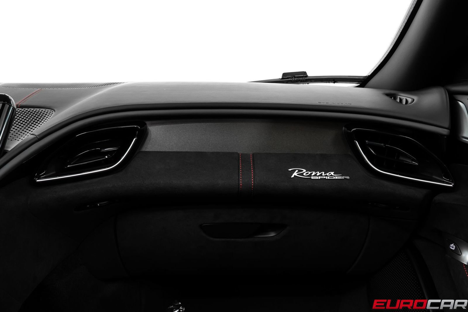Used 2026 Ferrari Roma Spider RWD image 33