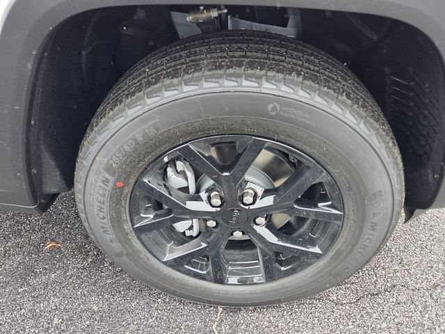 New 2026 Jeep Grand Cherokee Altitude RWD image 11