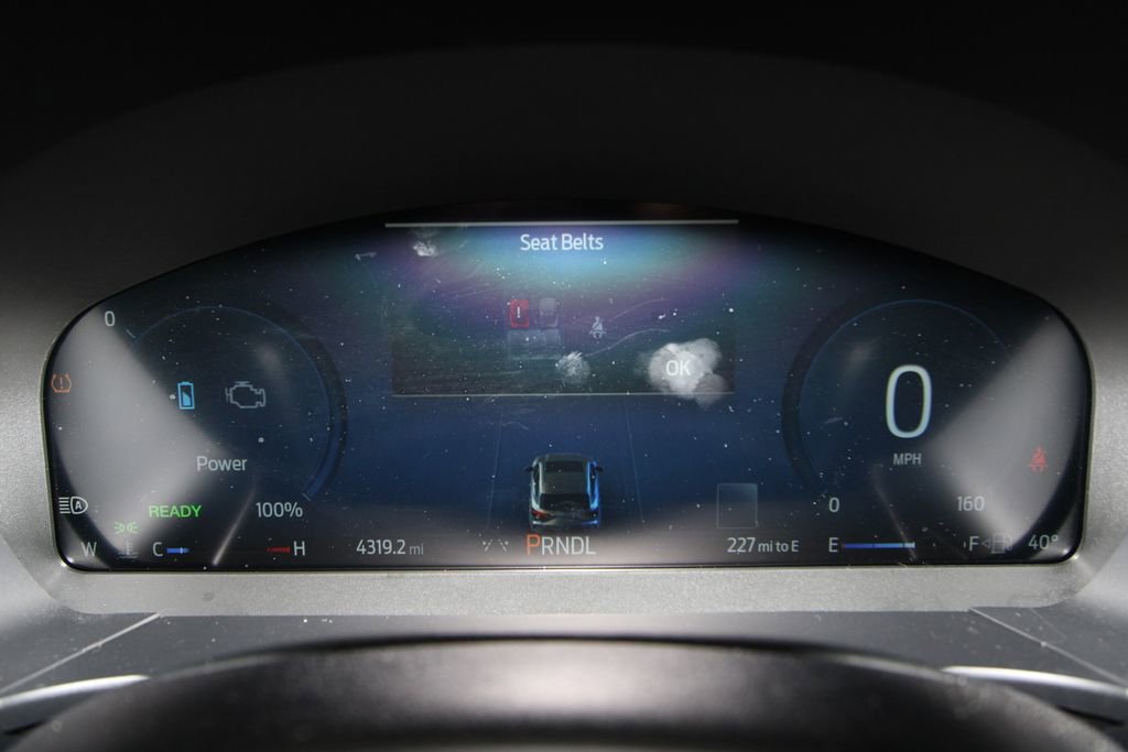 Used 2025 Ford Escape Platinum w/ Premium Technology Package image 11