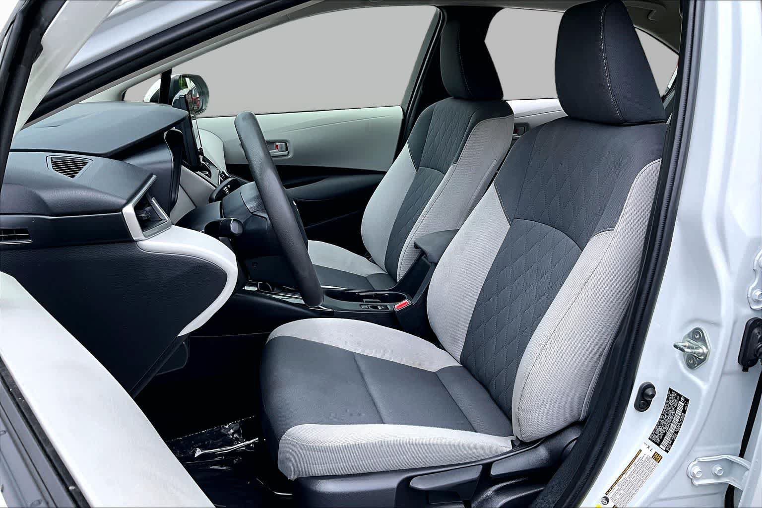 Used 2024 Toyota Corolla LE FWD image 8