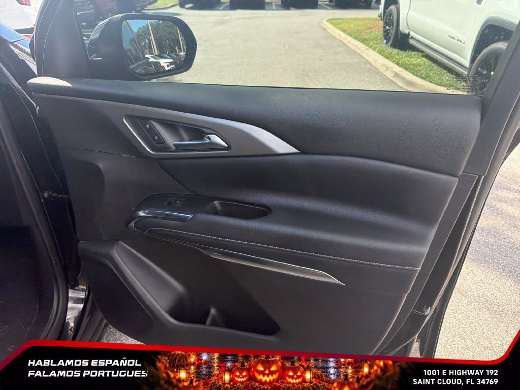 Used 2025 Chevrolet Traverse LT AWD/4WD image 28