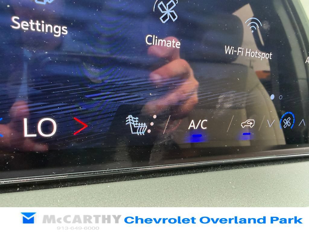 Used 2025 Chevrolet Traverse LT w/ Driver Confidence Package FWD image 15