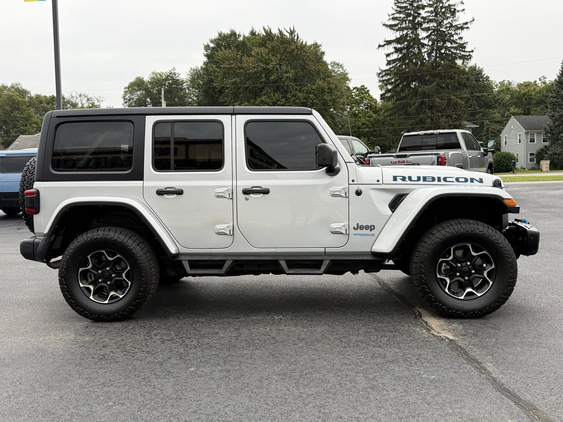 Used 2022 Jeep Wrangler Unlimited Rubicon 4xe w/ Steel Bumper Group AWD/4WD image 9