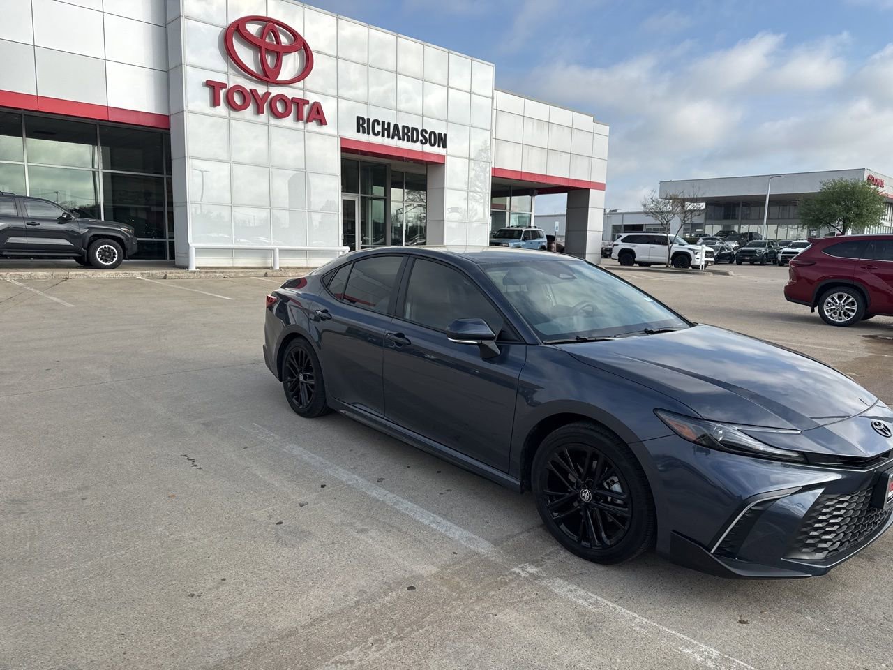 Used 2026 Toyota Camry SE w/ Convenience Package image 3