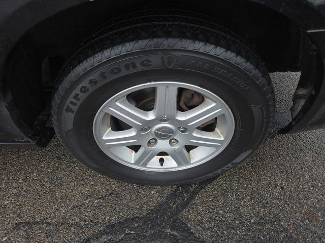 Used 2011 Chrysler Town & Country Touring FWD image 10