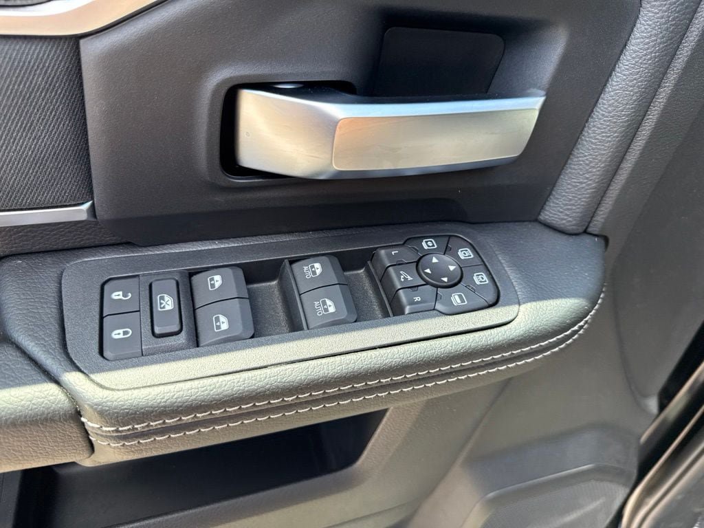 New 2026 RAM 2500 Big Horn AWD/4WD image 18