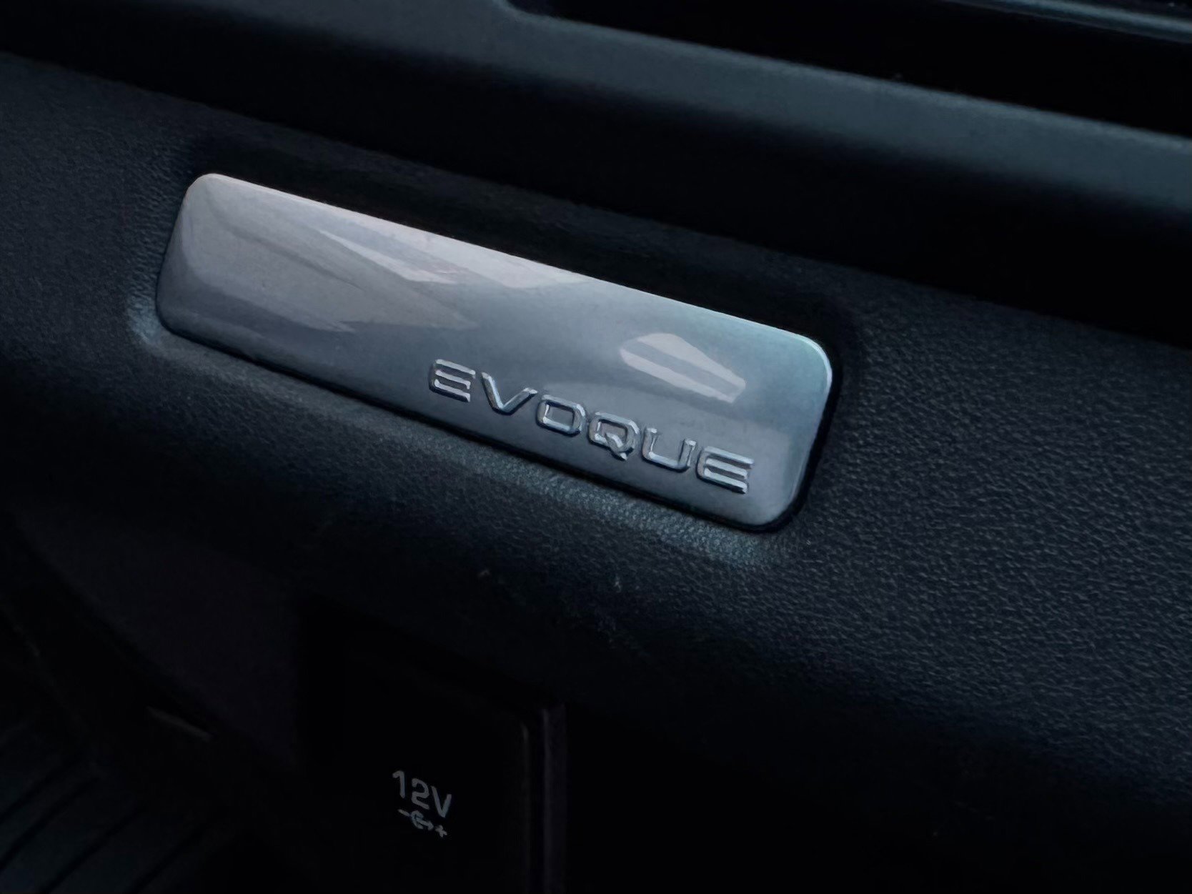 Used 2020 Land Rover Range Rover Evoque R-Dynamic SE image 46