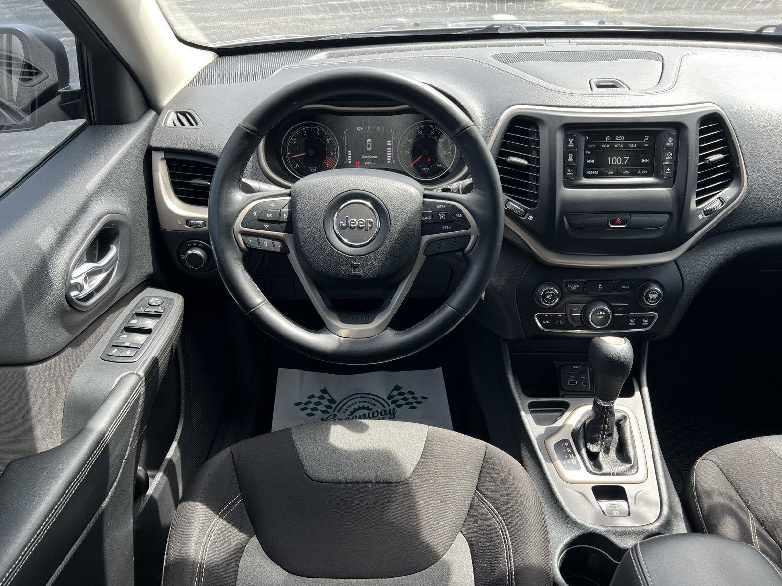 Used 2015 Jeep Cherokee Sport w/ Cold Weather Group FWD image 20
