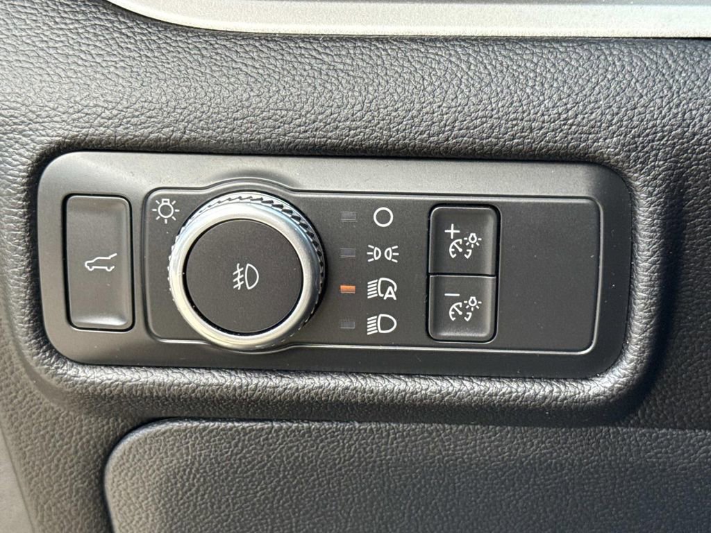 Used 2021 Ford Explorer XLT w/ Equipment Group 202A image 42