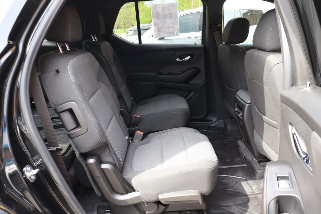 Used 2023 Chevrolet Traverse LT FWD image 46